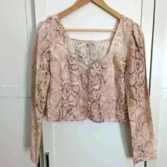 Nwt Guess Sahara Snake Print Crop  Top - Picture 2 of 5